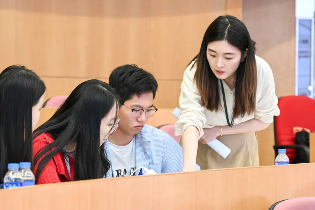 F4136894B77D2CFA24A432CCFDA_D3B52F49_90CF8