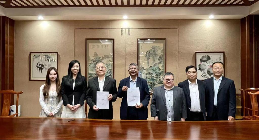 D5F9EA9293ECEC692E961C1EEE2_37A8AD7D_1420A