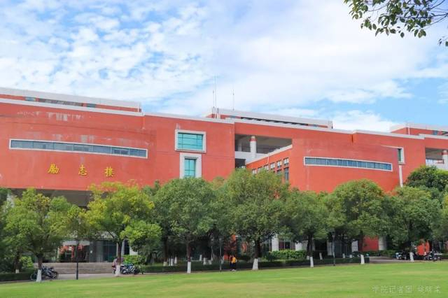 6734232C817E758058046B56AC9_FF2590F4_2E195