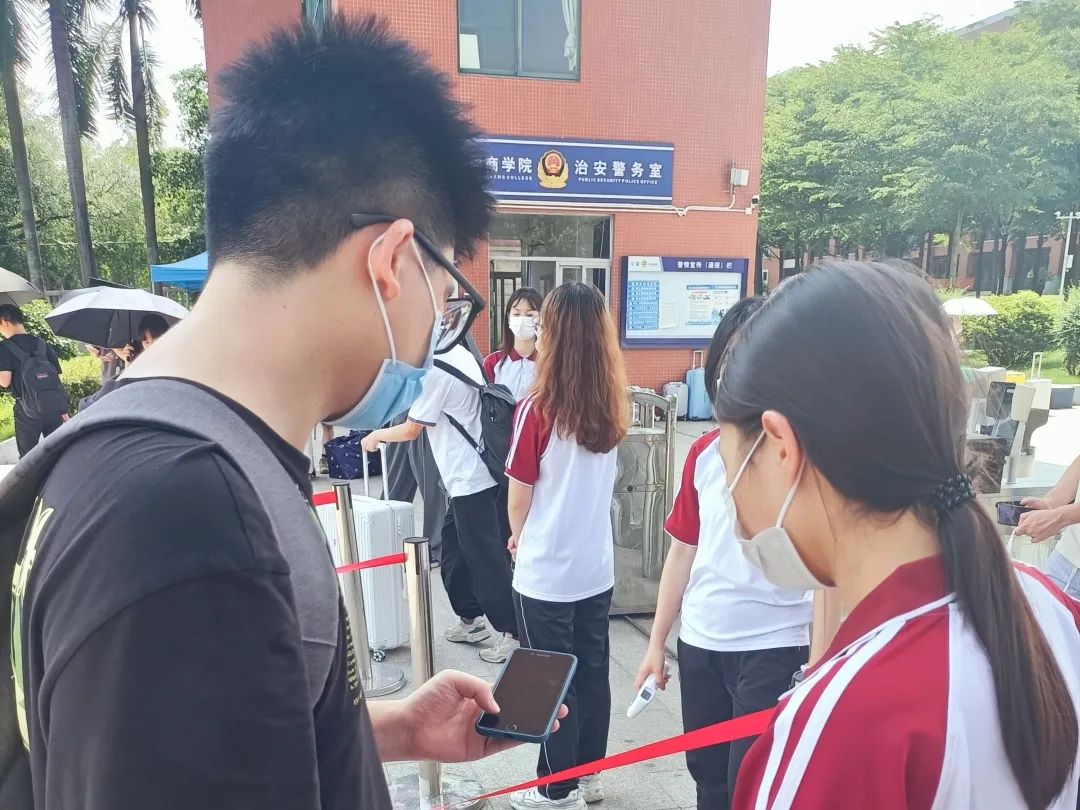 080CEC205DF0BC3EECB08BB2B69_DE721AA0_27470