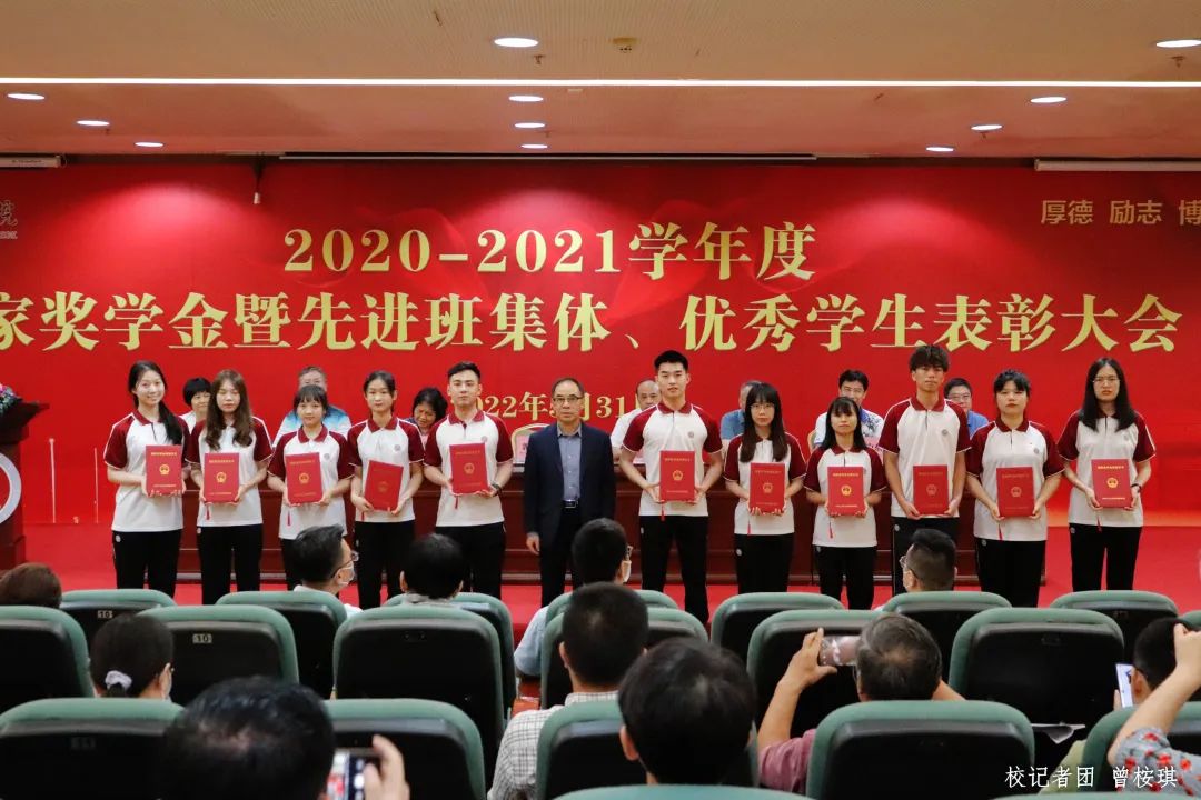 60A2FEDFF5E763D63E6DB2CA4E2_B0D890B4_1E510