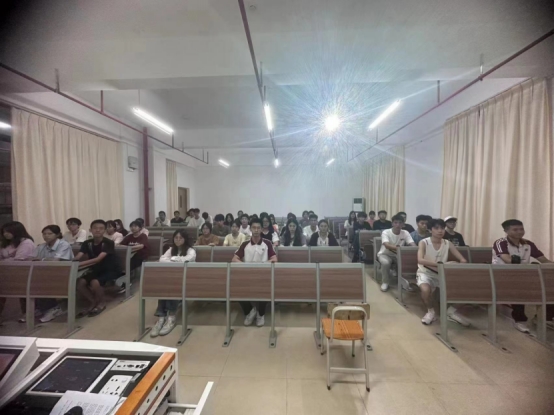 E8DA8CD5DAD869D8F89B9E81B1E_E4824DB4_23A3F