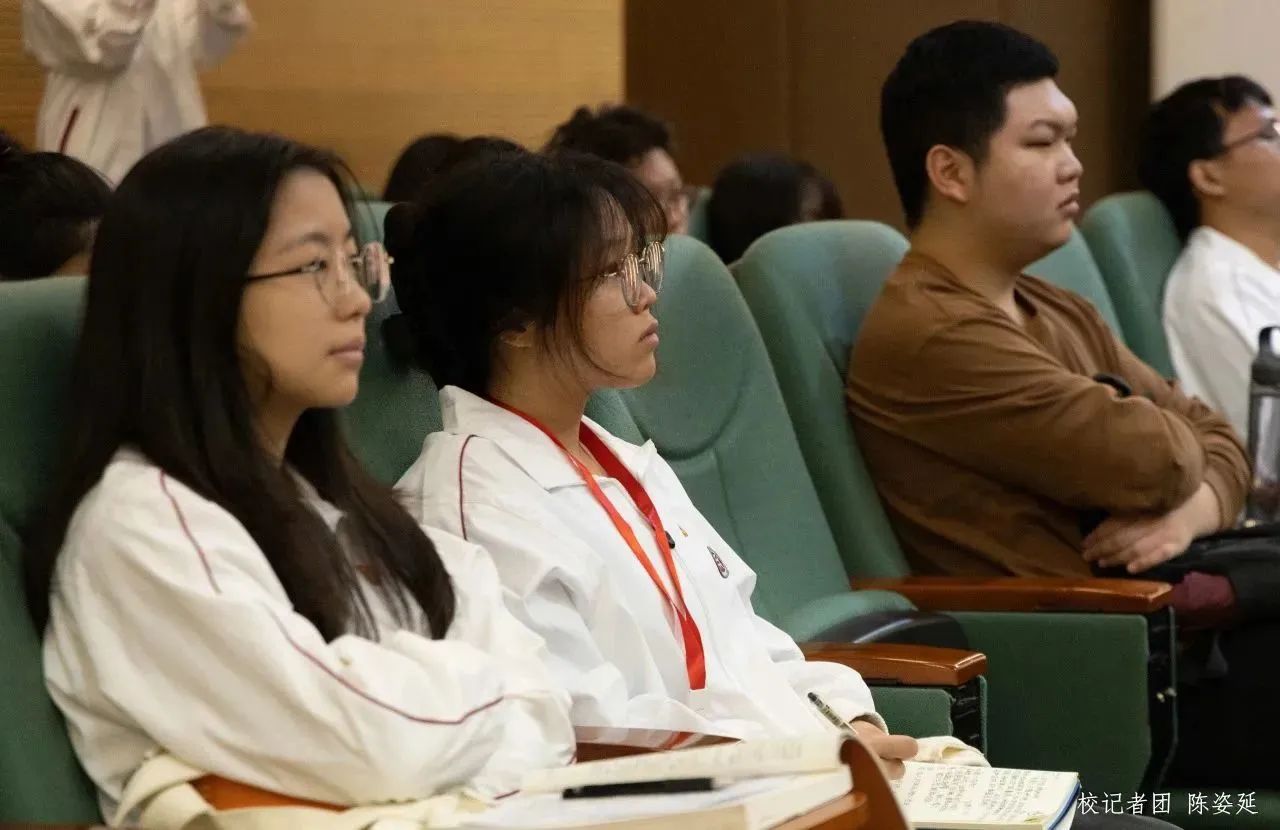 92B0AF16D58C8DE6CAA23323BD3_260A9106_1975B