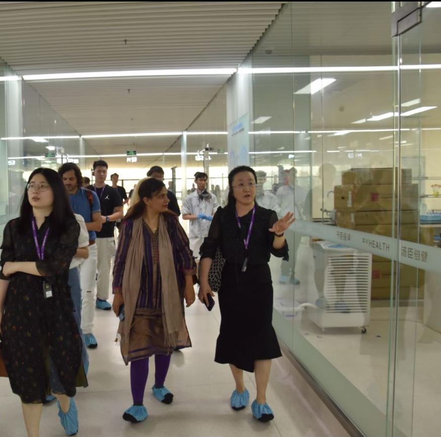 1949AB0F596916EE2B94CB76268_3E38AE60_14546