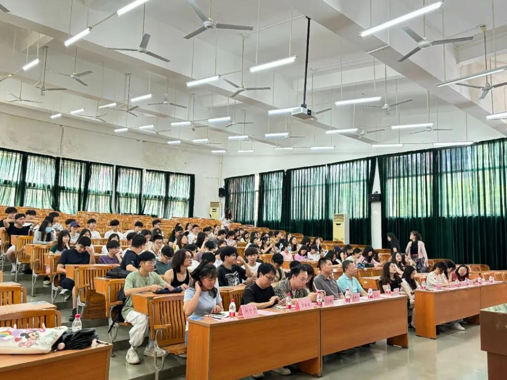 009CCD33C195BC2BE20DCB57C98_BDFC4B83_21351