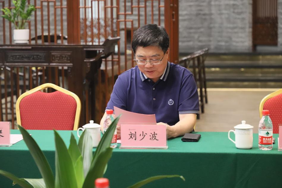 A6511B69BC4AF634FF662C8B123_4C34795E_95833