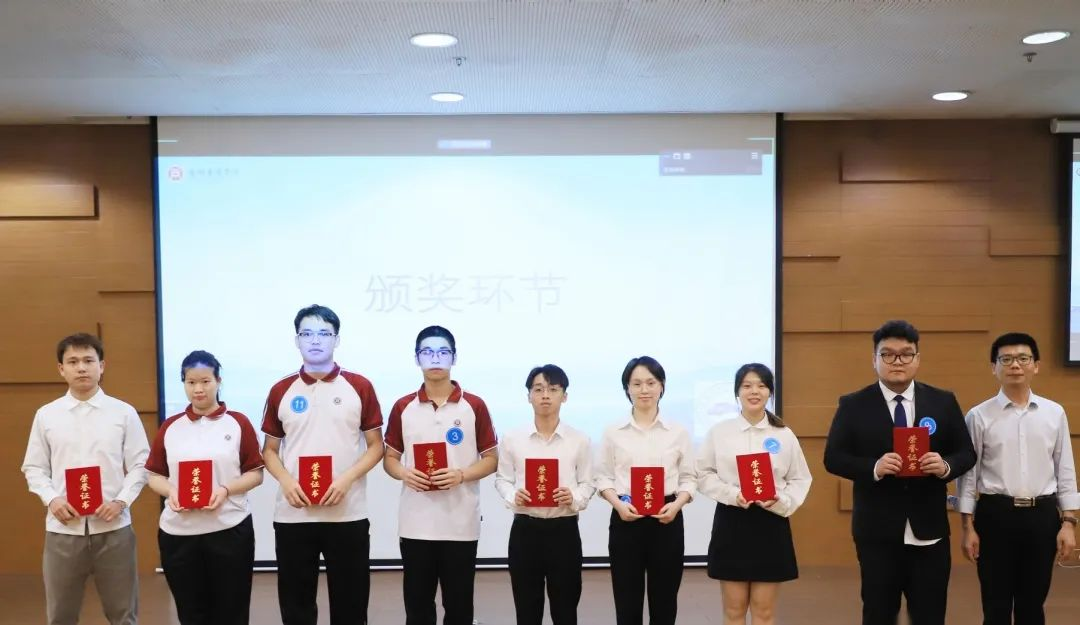 3D8E27E2E5028D00BFF3853DFB6_A7EBED4A_8E418