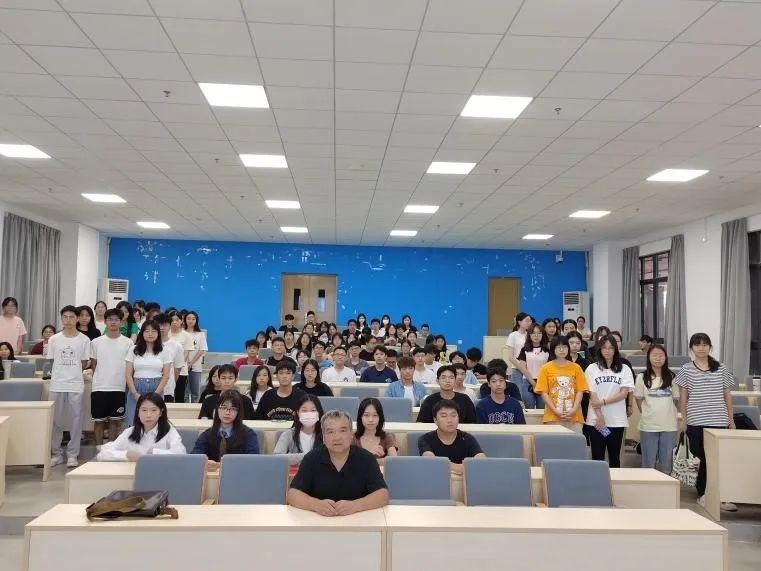 937E7FE4E8E4CE05A24D2E7719C_95055A93_6E709