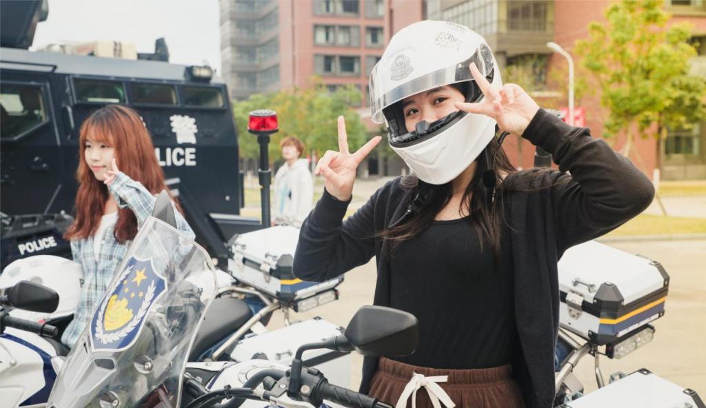 70C7FE665A428DEB7E2D929811D_9B8D33AE_144E7