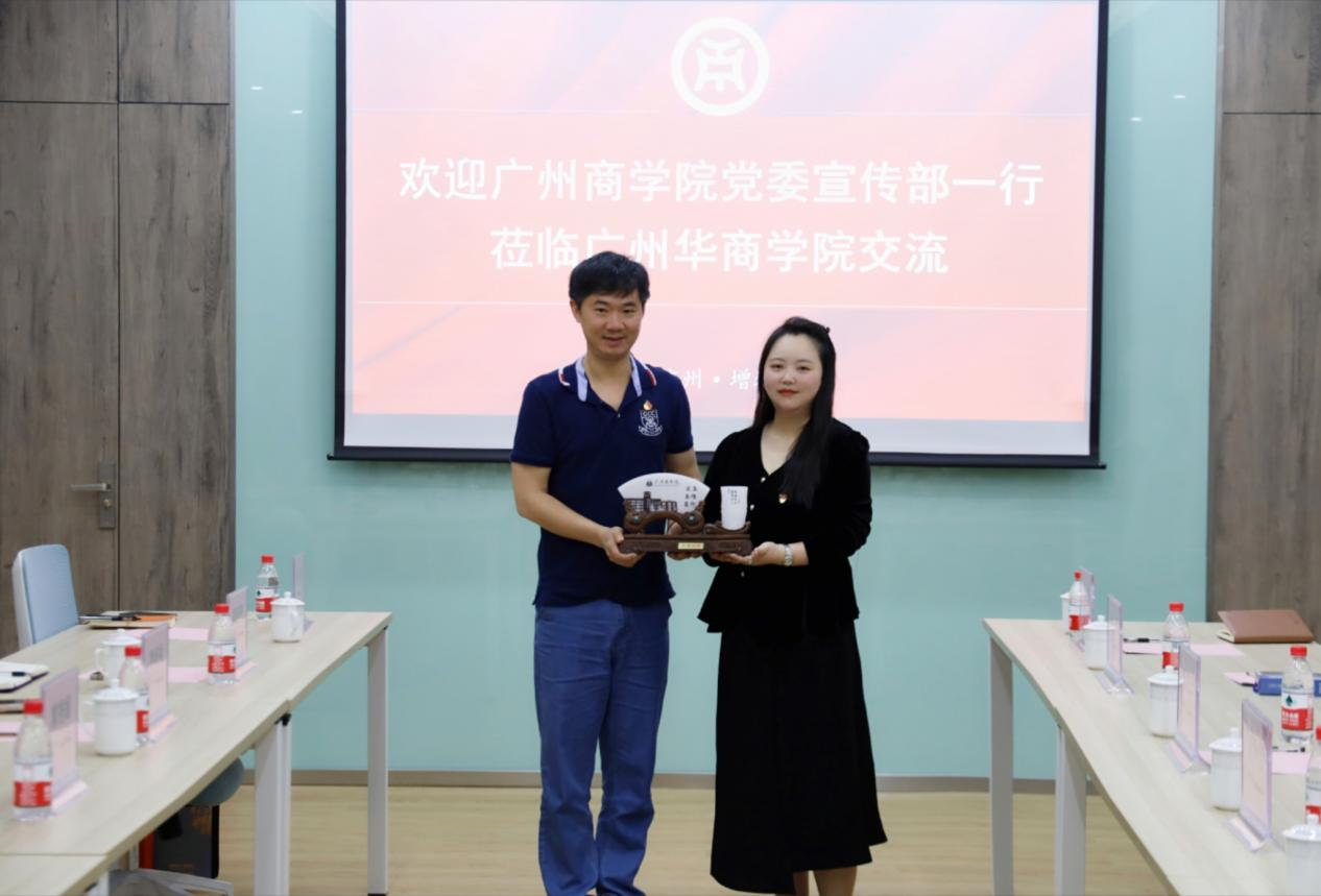 DCD8FE6C30A519FC8B32BB4EF9F_776DA49B_99302