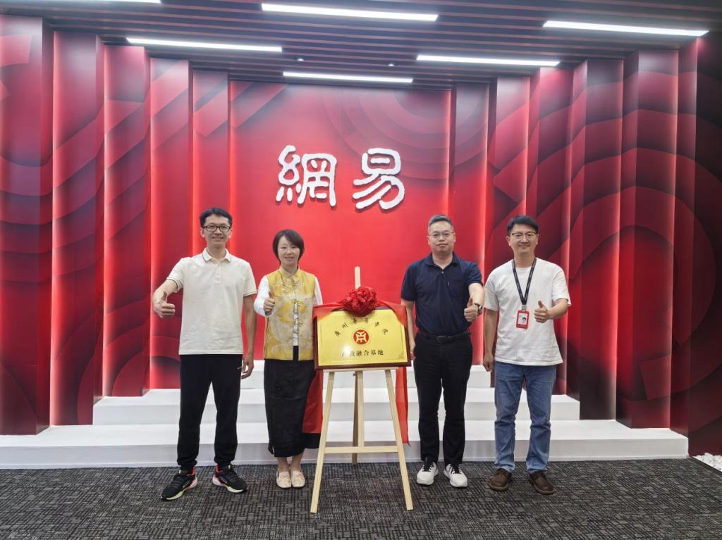 3FC1541B3BEA890FC0DEA7E03E9_0D543B1C_1A2C5