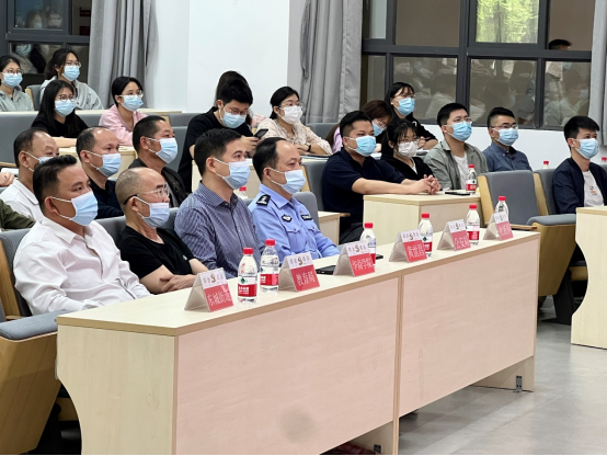 E5CAF02B2BD553448EC0C273910_52E0A093_E18C0