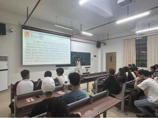 A8455190C4931C5B3B6F62BD852_7AE17109_E18C0