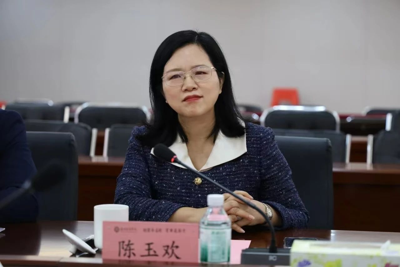 0BA74360F3B311DE2D33BFFF3D2_33754717_14B8A