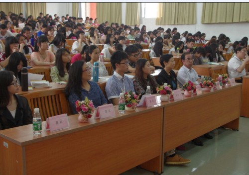 DFEA652AB425ADDB3E5052004A4C99C2